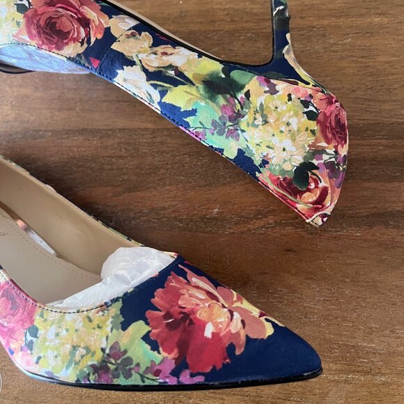 Woman's Heels Nine West Arlene 2 Size 7.5 W Floral Print Pumps Heels GUC - Picture 2 of 10